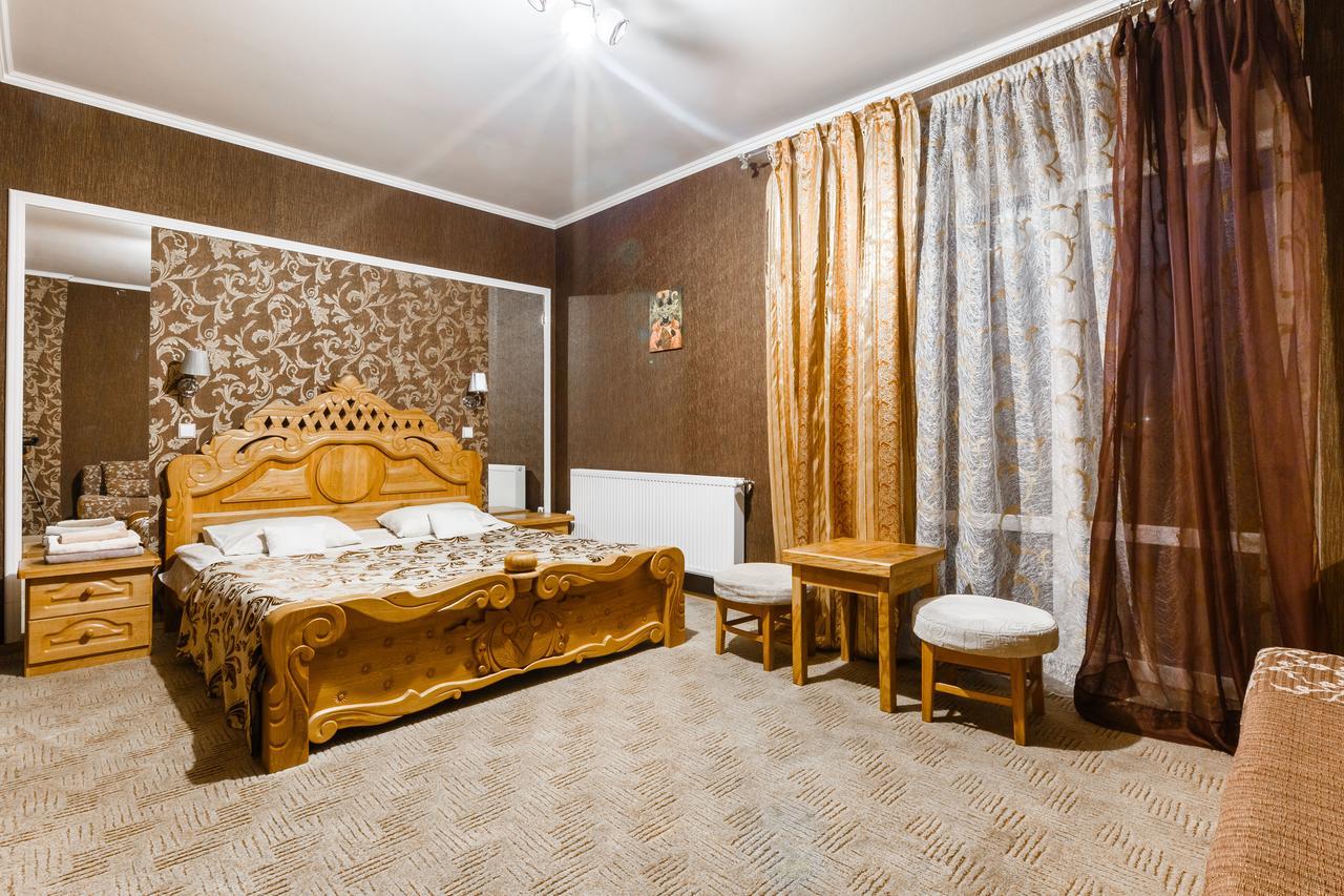 Everest Ivano-Frankivsk Extérieur photo