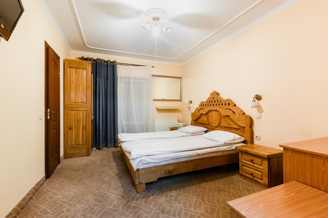 Everest Ivano-Frankivsk Extérieur photo