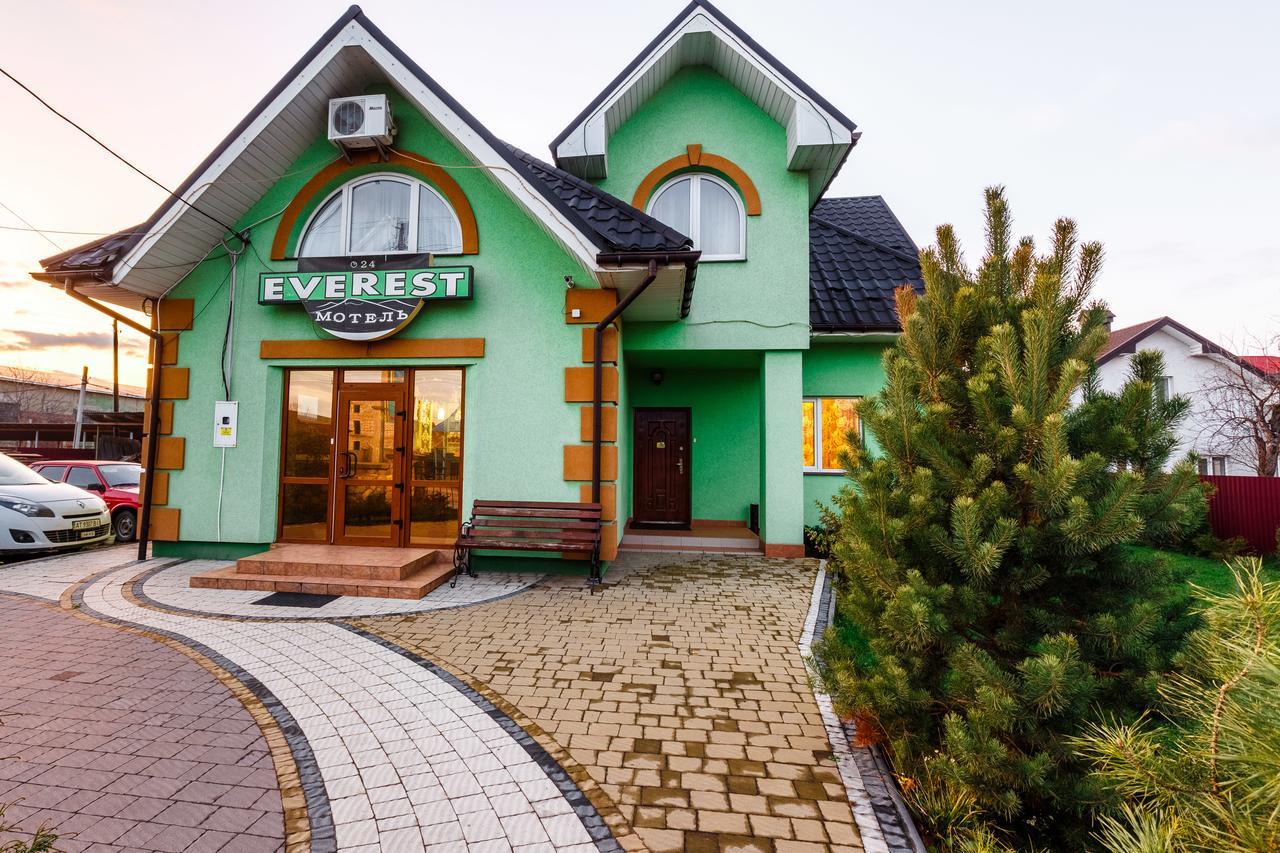 Everest Ivano-Frankivsk Extérieur photo